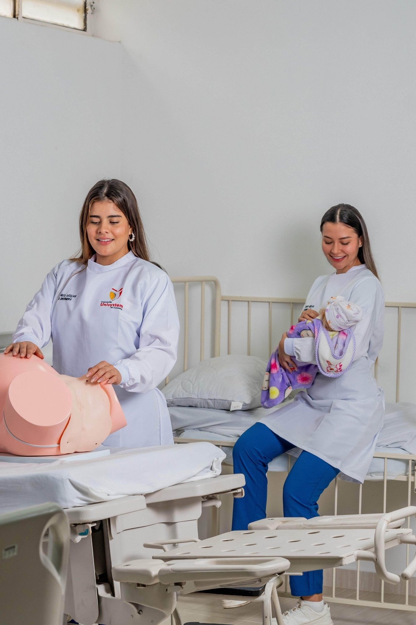 Técnico Laboral en Auxiliar en Enfermería - Corporación Unisystem de Colombia