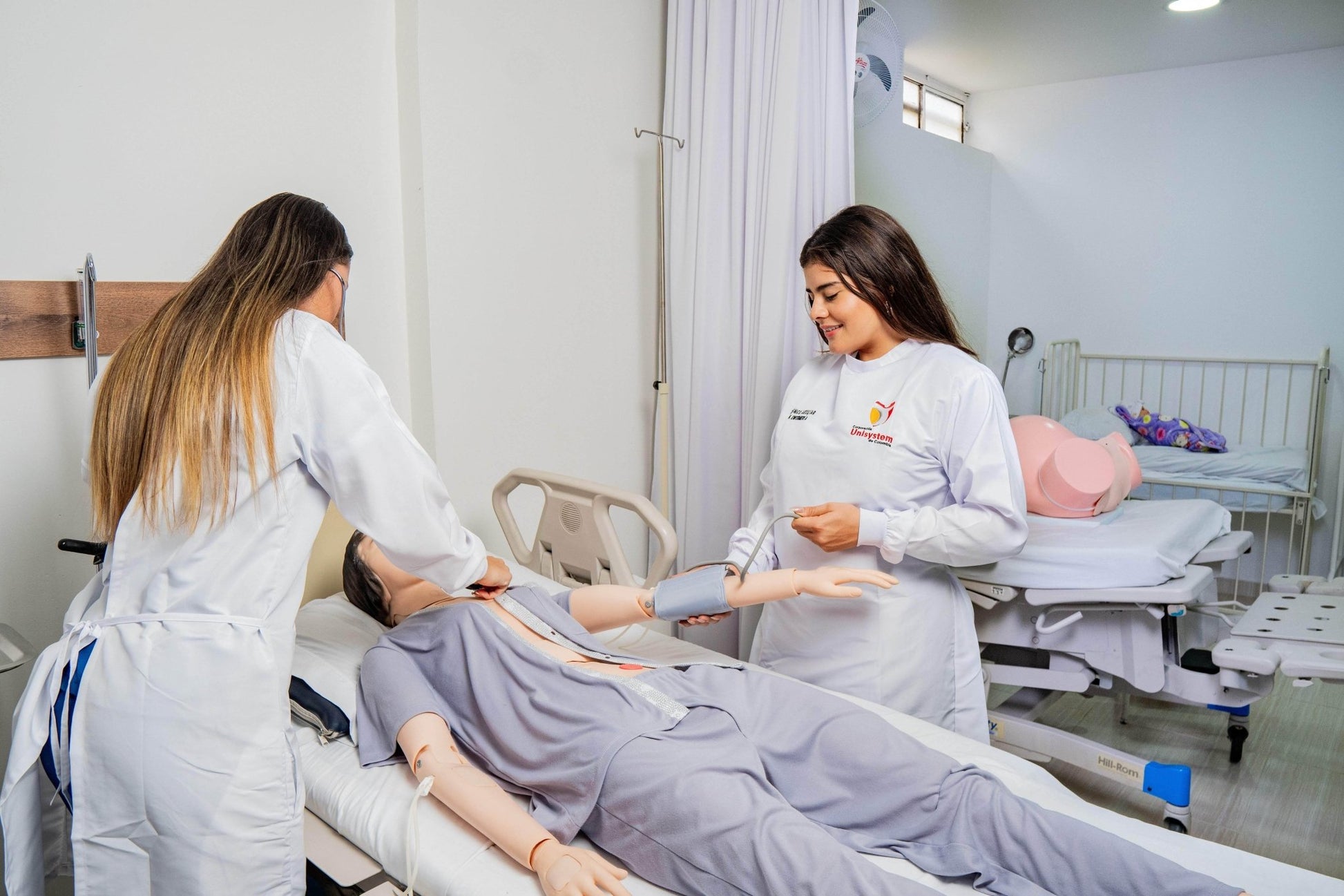 Técnico Laboral en Auxiliar en Enfermería - Corporación Unisystem de Colombia