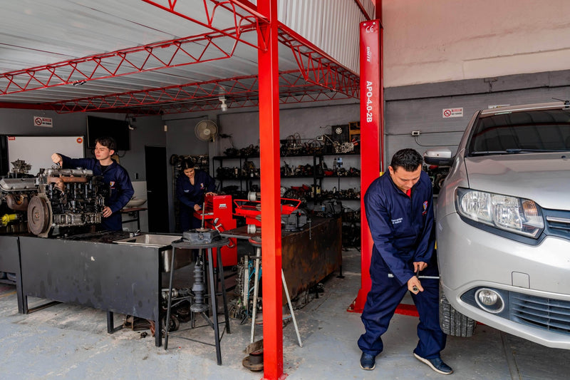 Técnico Laboral en Mecánico de Vehículos Automotores - Corporación Unisystem de Colombia
