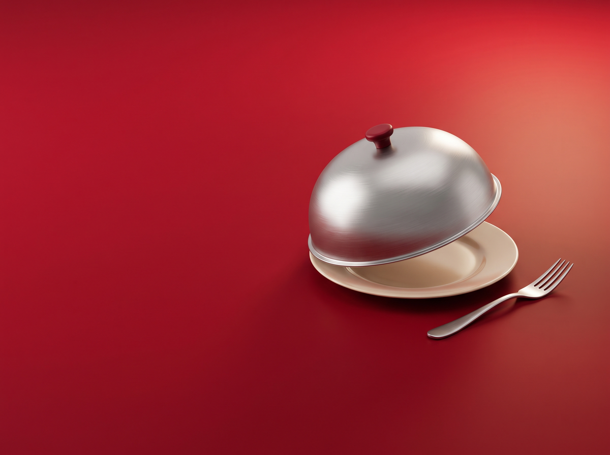 Ilustración 3D de un plato con campana y cubierto, para practicar inglés en restaurantes.